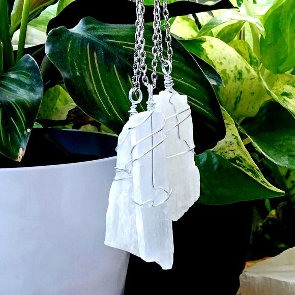 Raw Selenite Crystal Car Charm, Gemstone Car Accessories, 1 Pc - Picture 1 of 3